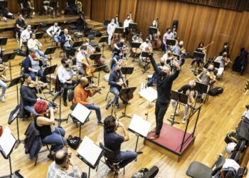 L’Orquestra de València, Liebreich i Leonskaja enceten la temporada 2021/22 del Palau de la Música