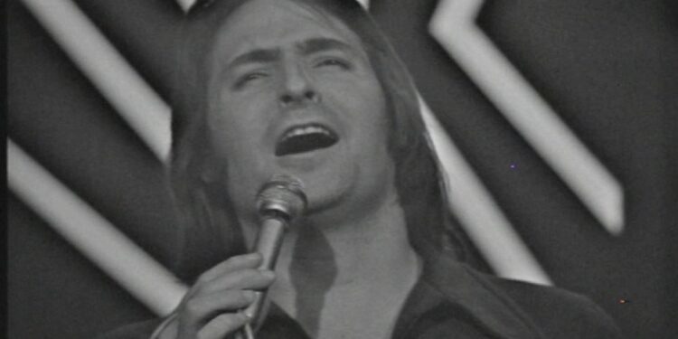 Nino Bravo i Samantha canten junts ‘Mi tierra’ en À Punt