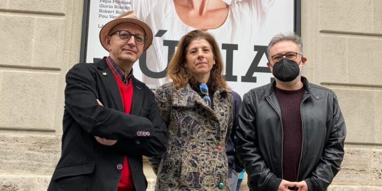 L’IVC presenta l’estrena mundial de ‘Júlia’, basada en la novel·la d’Isabel-Clara Simó, al Principal de València