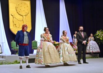 Comencen les falles 2022 amb l’exaltació d’Alicia Falcó i Helena Mompó