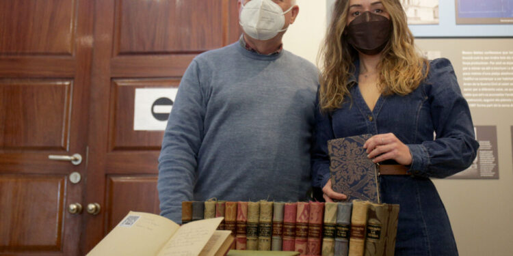 València rep de Rafael Solaz un lot d’obres de Blasco Ibáñez, enquadernades per l’artista seder que va teixir la Senyera de l’escriptor