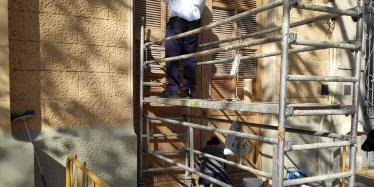 L’Ajuntament inicia els treballs de restauració de la fusteria i les vidrieres del Palau de l’Exposició