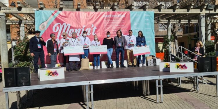 “La Garrofera” de Serra cuina la millor paella de Fetge de bou de 2022, i “Quatre Cantons” té el millor dolç amb *cacau de Collaret.