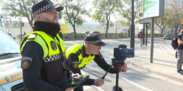 Quasi 300 multes en un mes: així actua la nova unitat en patinet de la Policia Local de València