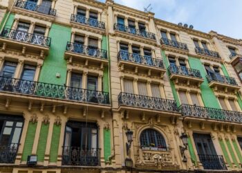 Si el teu lloguer caduca, pots allargar-lo fins a dos anys: Consum obliga les immobiliàries a acceptar-ho