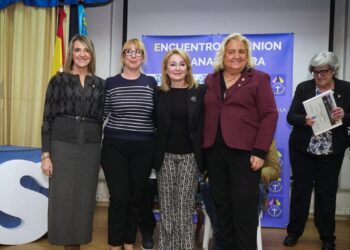 María José Ferrer San Segundo, i  Mónica Gil, han rebut la Creu Marinera
