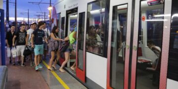 Metrovalència amplia l’horari nocturn per Setmana Santa amb trens fins a les 3:00